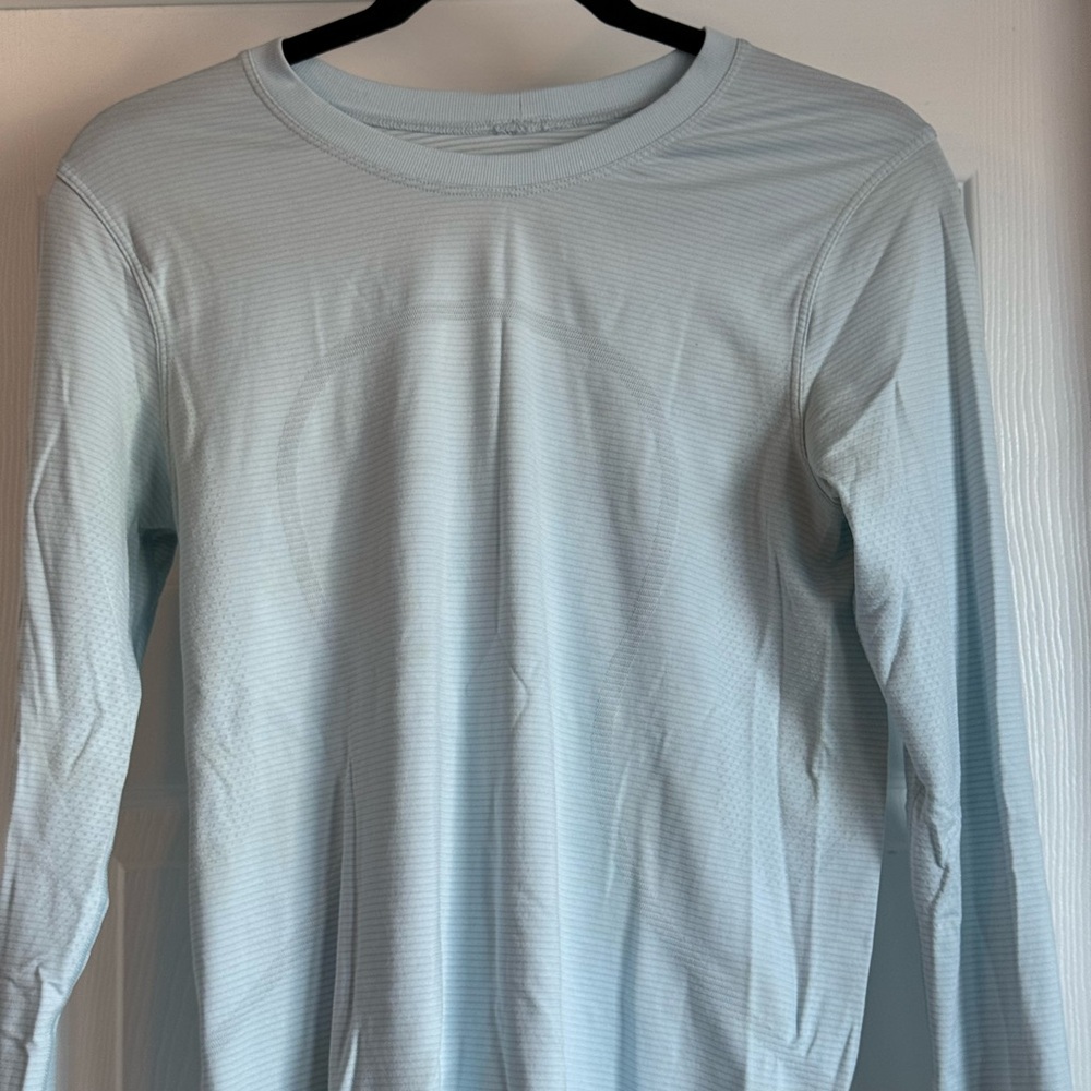 Lululemon Swiftly Tech LS 2.0 Race Size 6 Powder Blue Like New